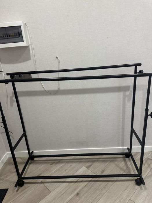Продам вешалку не дорогу