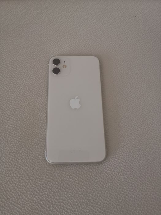 Продам айфон 11 белый