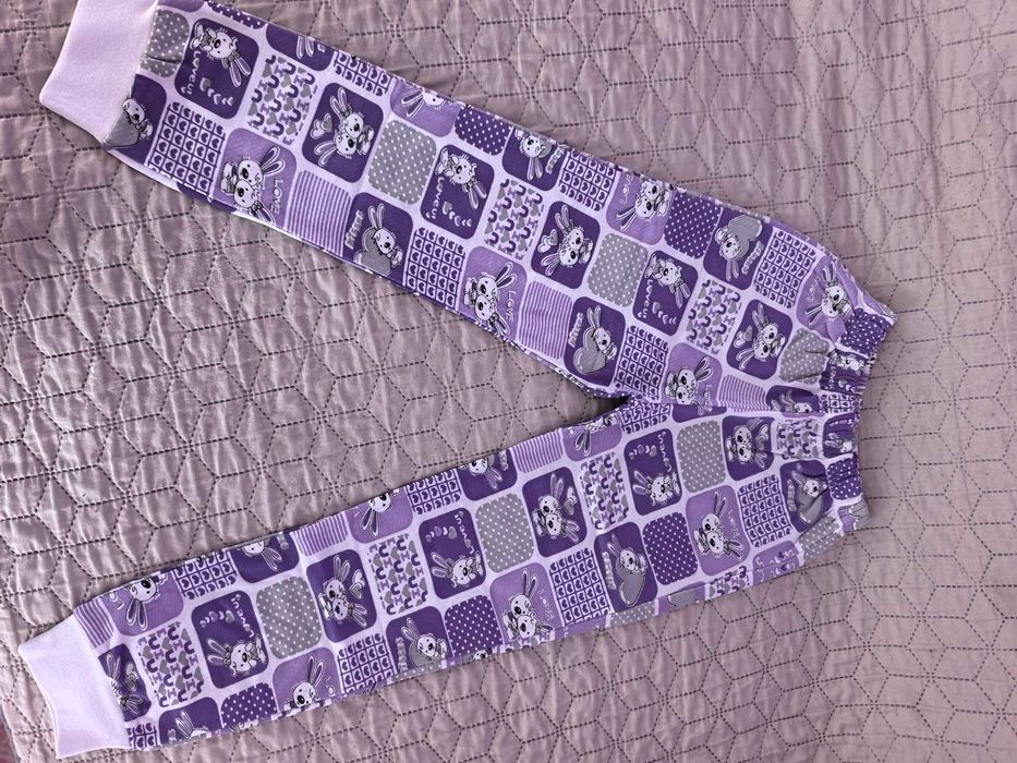 Нова пижама българска, ватирана лилаво и бяло