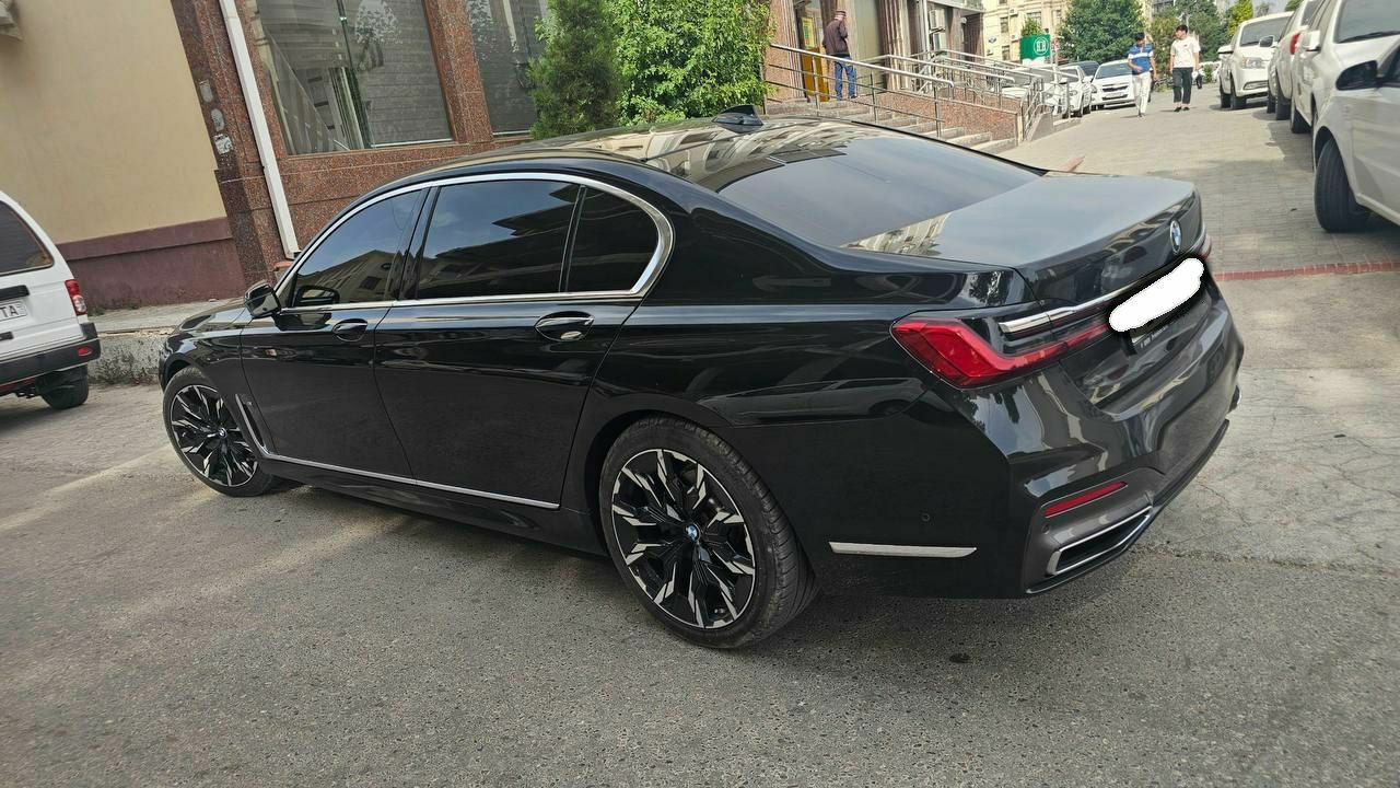 Bmw 730 i yili 2020