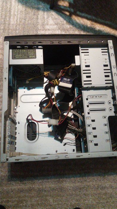 Carcasa middle ATX Delux cu maner transport