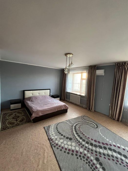 Сдам двух комнатную квартиру на длительный срок в центре города