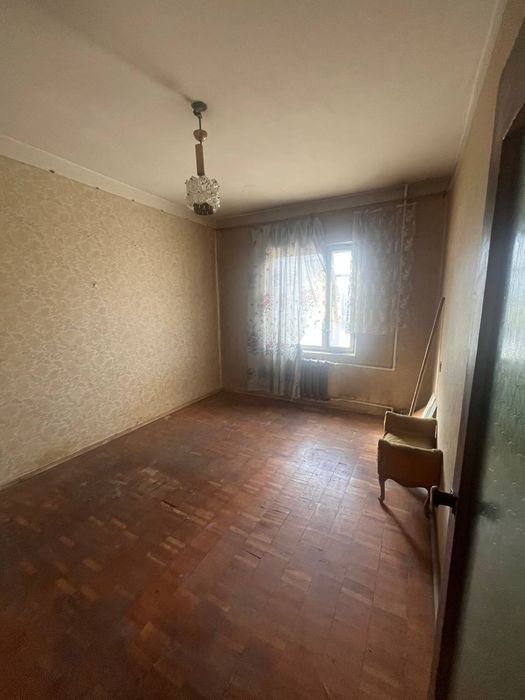 3/4/5. Сергели 4. Квартира 78 м². Дом вдоль дороги. Метро - 800 м.