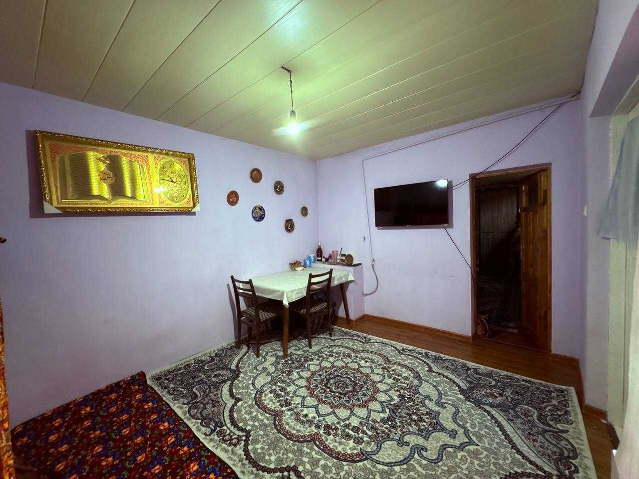 Hovli sotiladi. 4 sotix, qulay joy, hujjatlar tayyor.