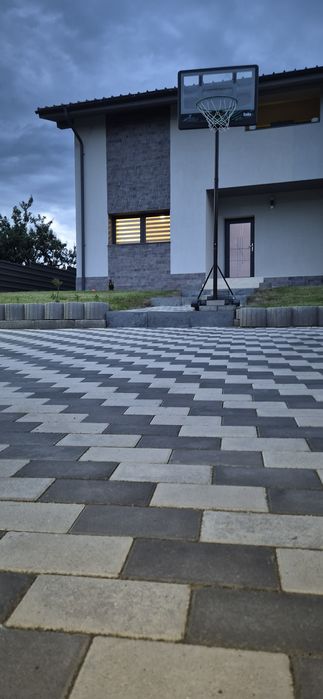 Vând casă nouă din cărămidă