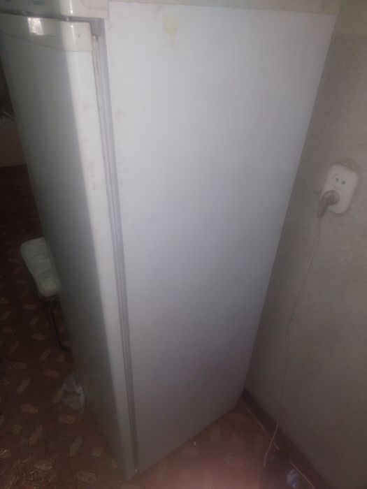 Холодильник продается