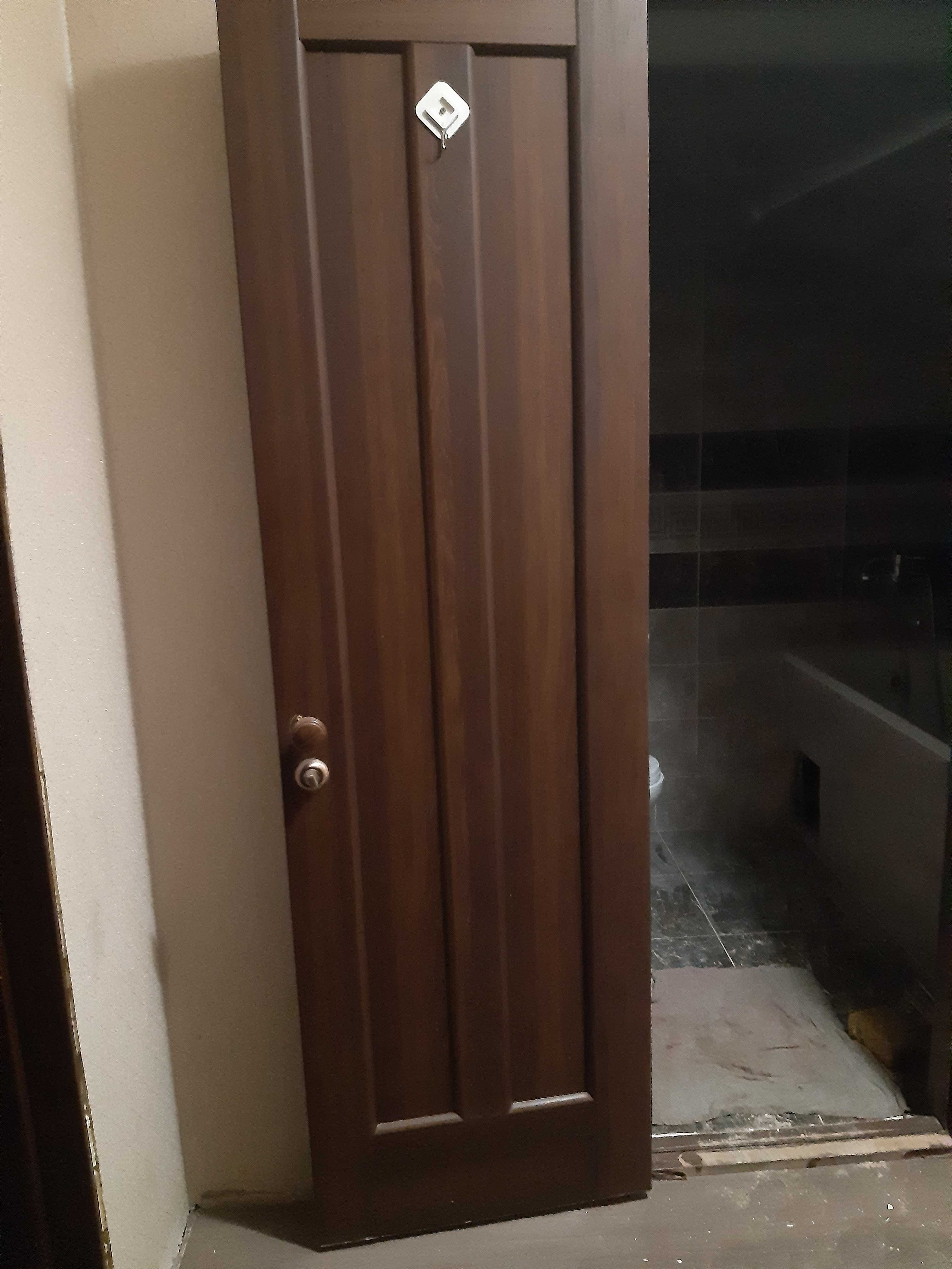 ПРОДАМ двери бэу  в хорошем состоянии