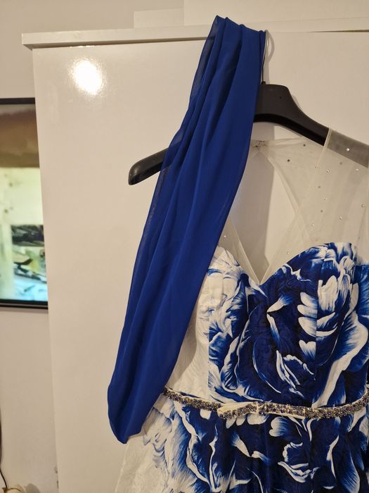 Vand rochie ocazie