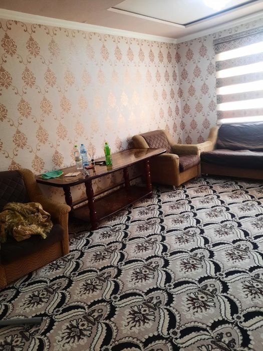 Сдаётся 1 ком переделана в 2 х ком в Микрорайоне