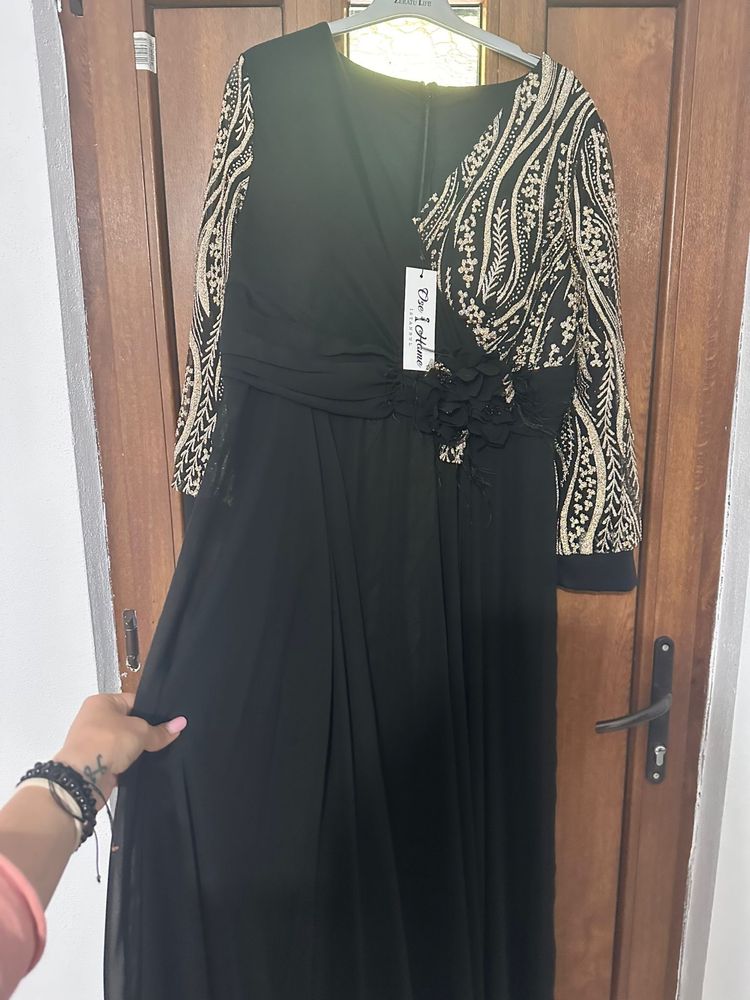 Vand rochie de ocazie