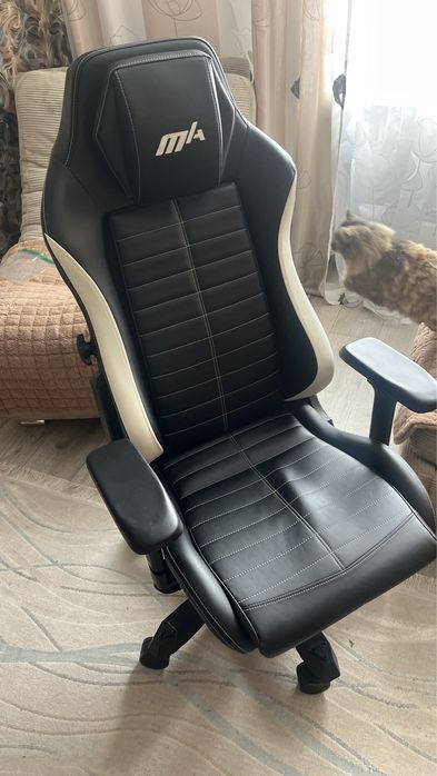 Кресло DxRacer Master игровое компьютерное