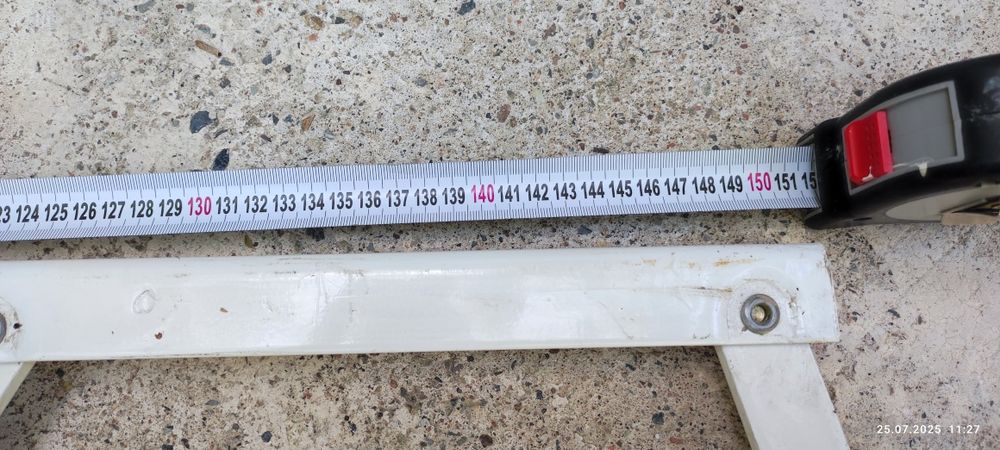 Мебель и запчасти.