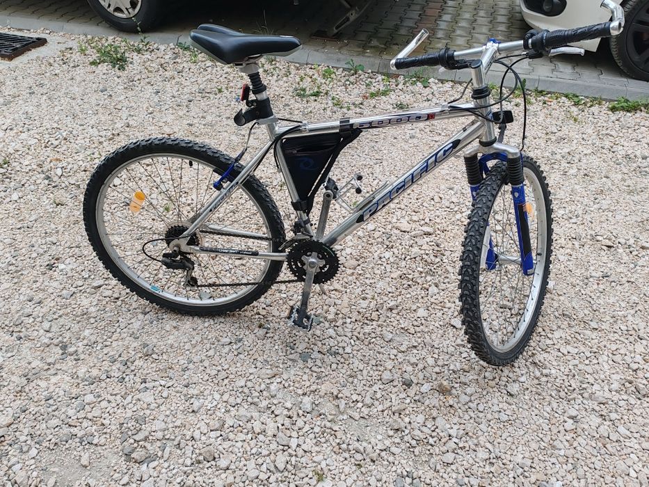 Vând bicicleta baieti