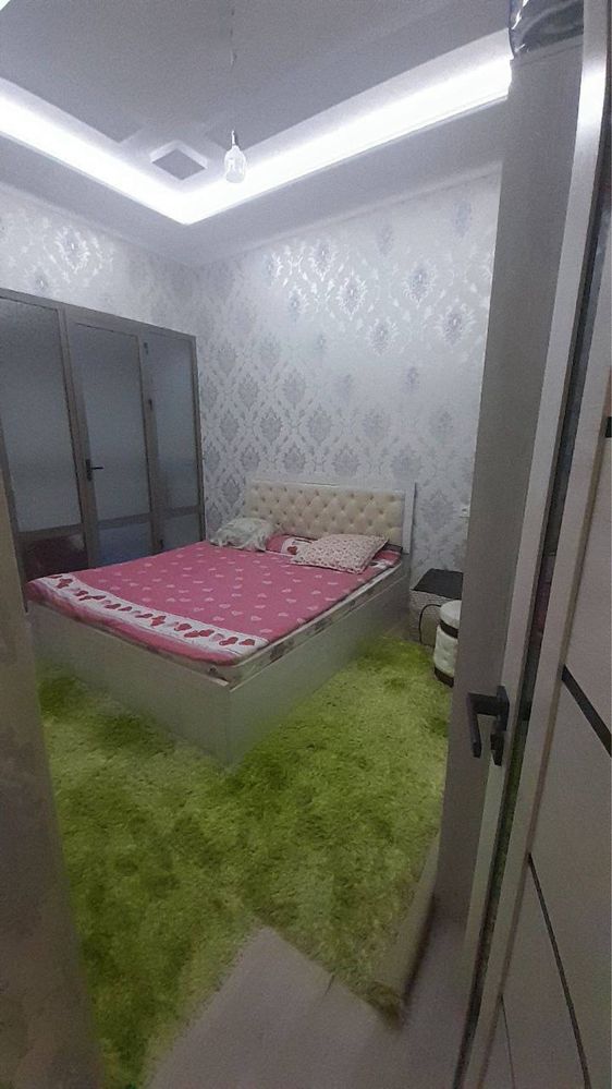 Srochna arzon hovli sotiladi