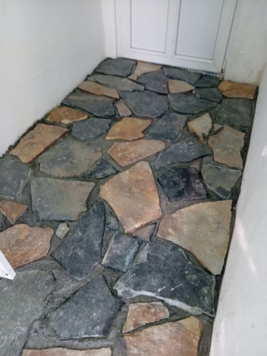 Pavaj din piatra naturala poligonala