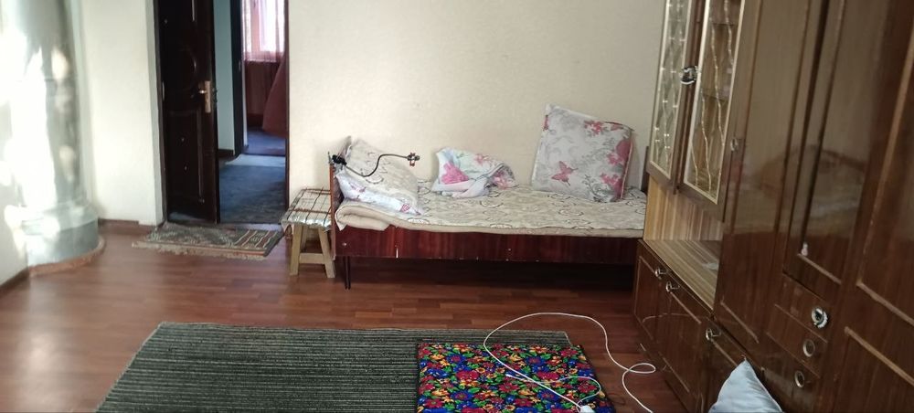 Срочно продается квартира домбирабад 1/2/2 кирпич 40.500у,е стар