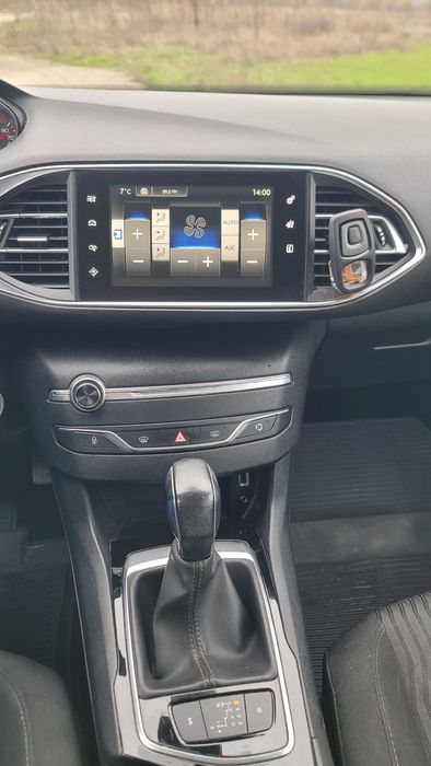 Peugeot 308 automata 1.6 , service la reprezentanta