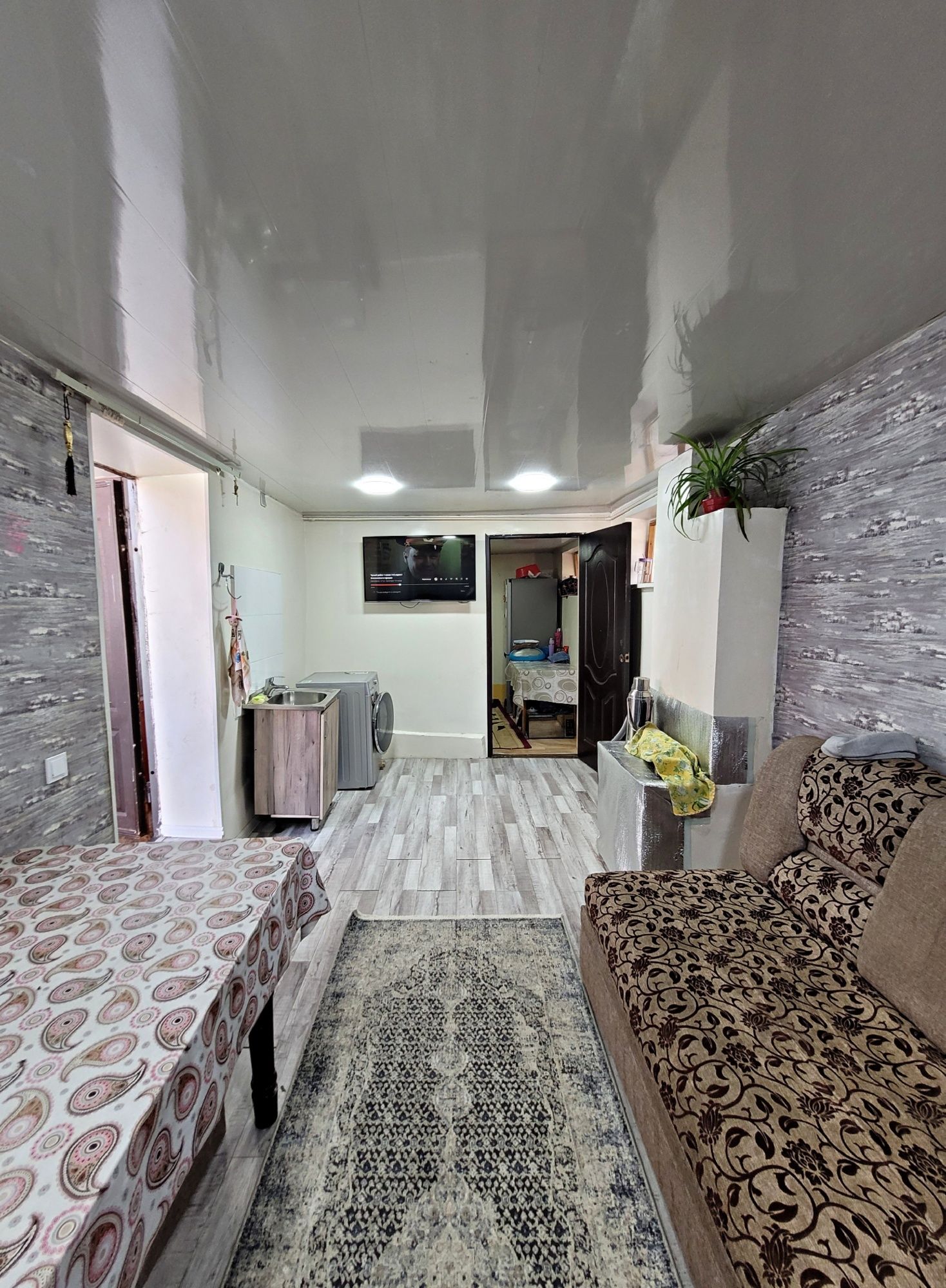 Продаётся УЧАСТОК 10соток, Дом 100m2+, пристройка, сад. Улица Саватчи