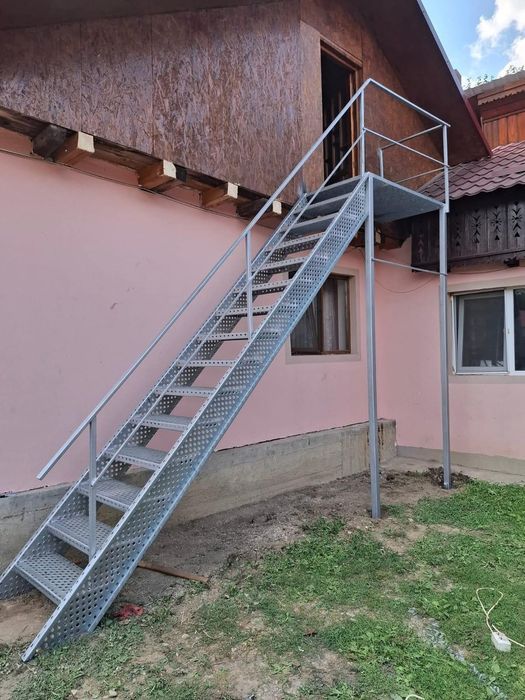 Confectionam scarii metalice zincate exterioare și pentru incendii , p