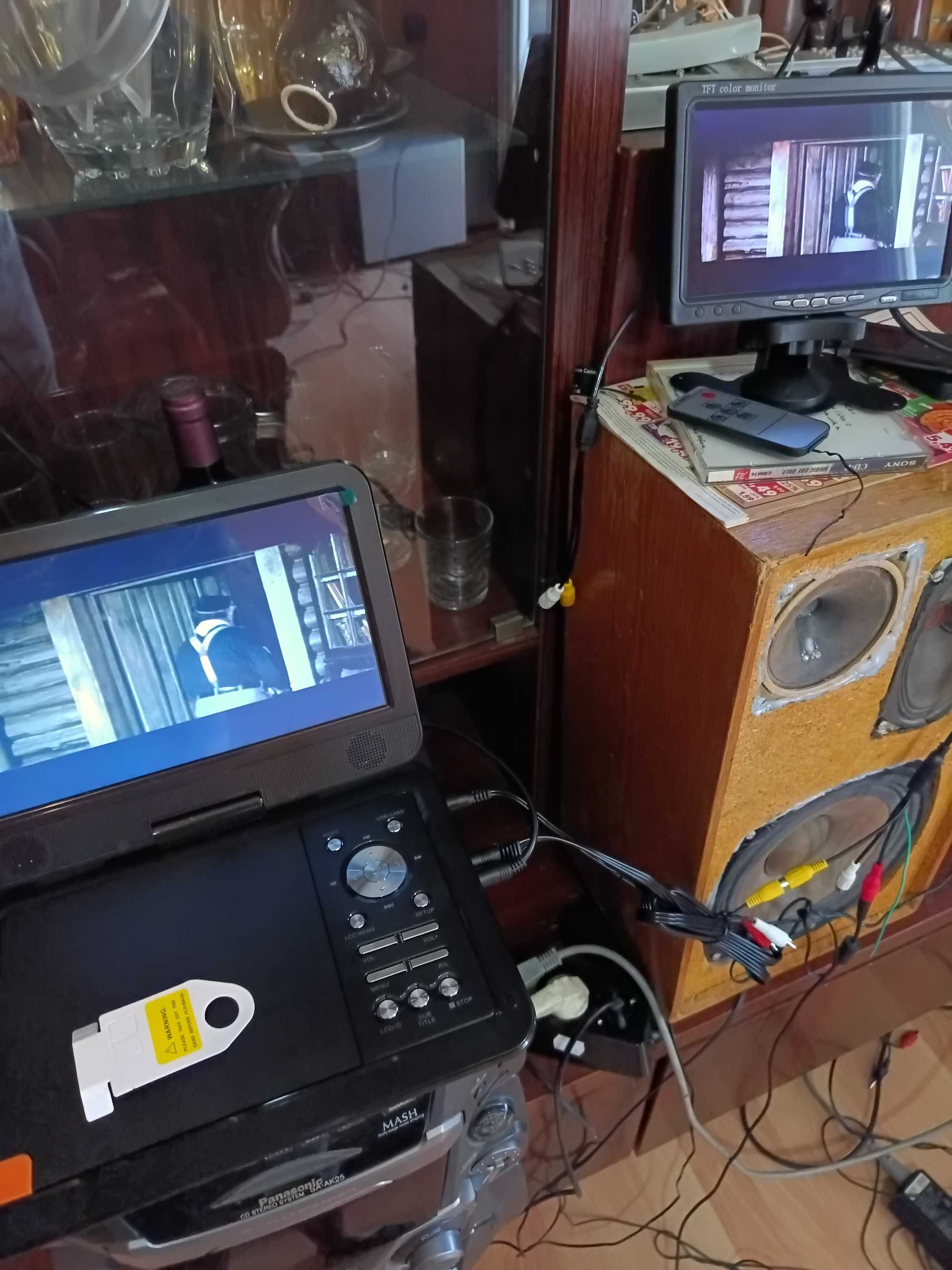 продавам портативен двд плеяр apeman vp1070 чисто нов