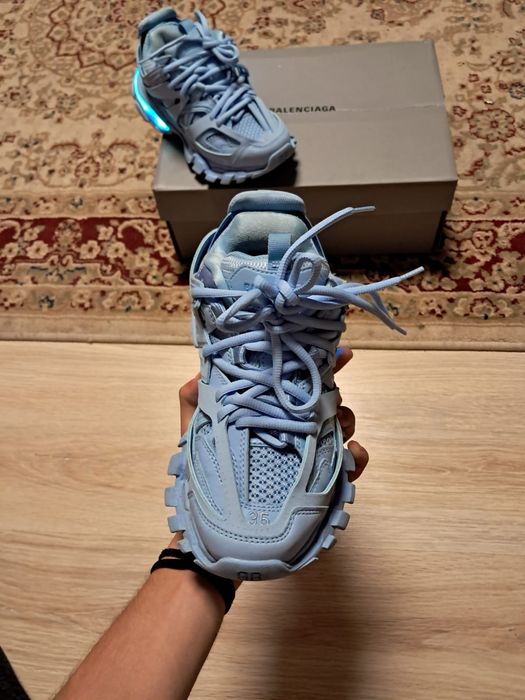 Balenciaga track led