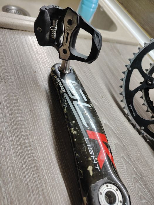 Карбонови курбели с педали