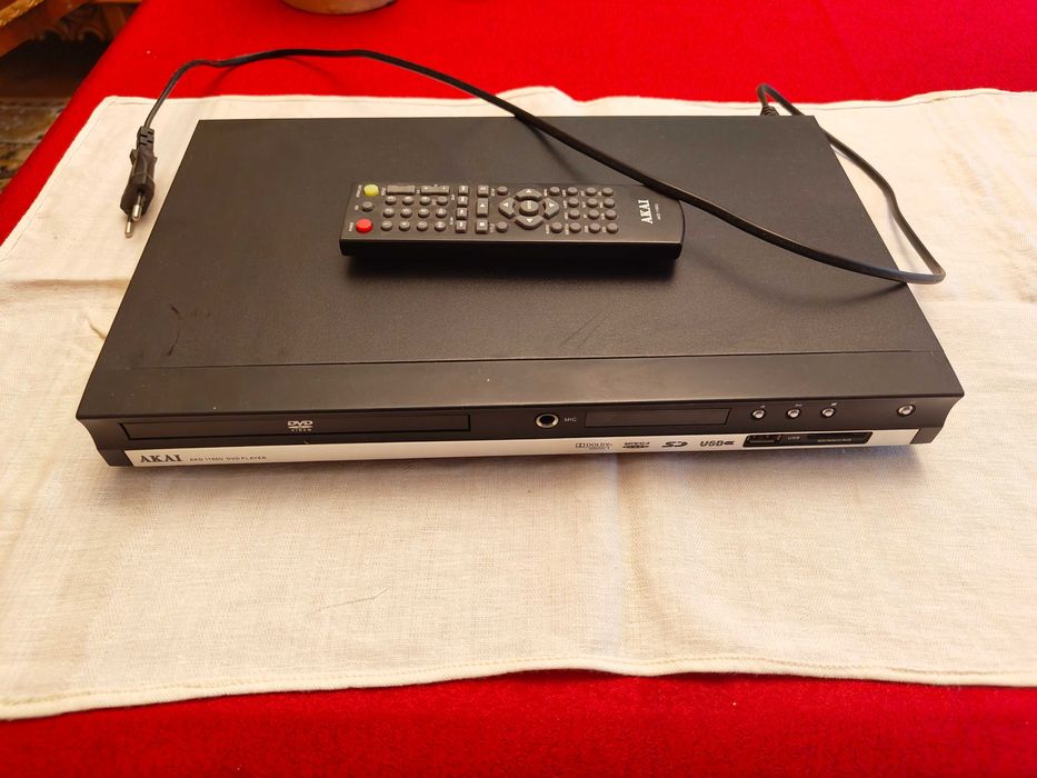 DVD Recorder AKAI DVR-3500SS cu telecomandă originală