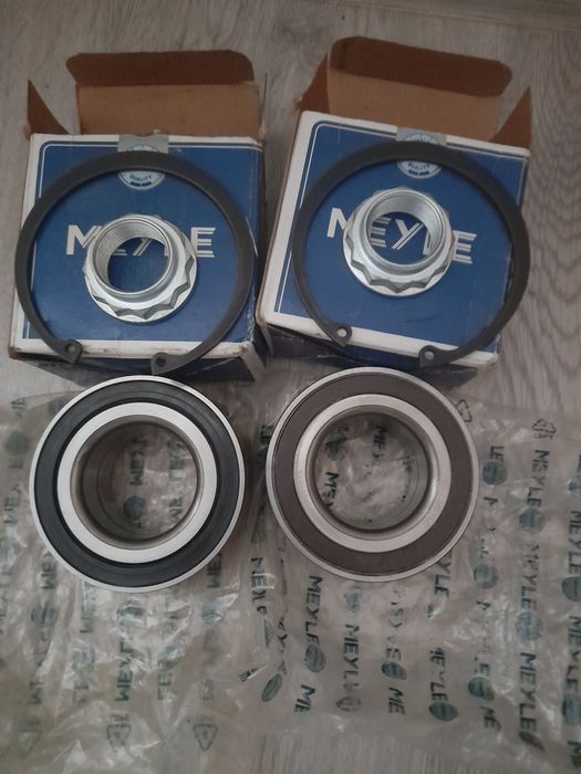 Set rulmenti roata spate bmw ser.3 turing 320 d  177 cai.