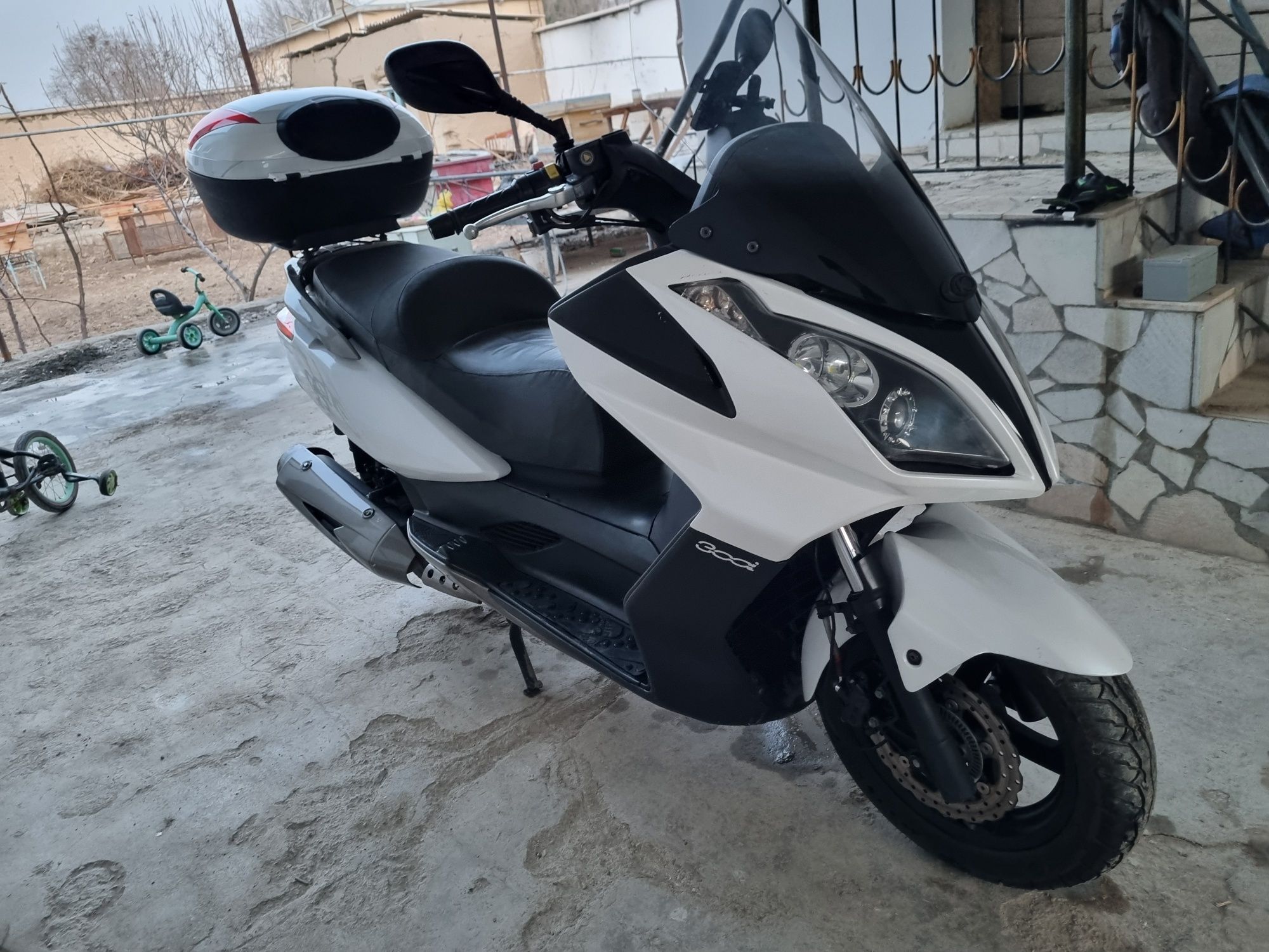 Kymco dowtown 300i maksi