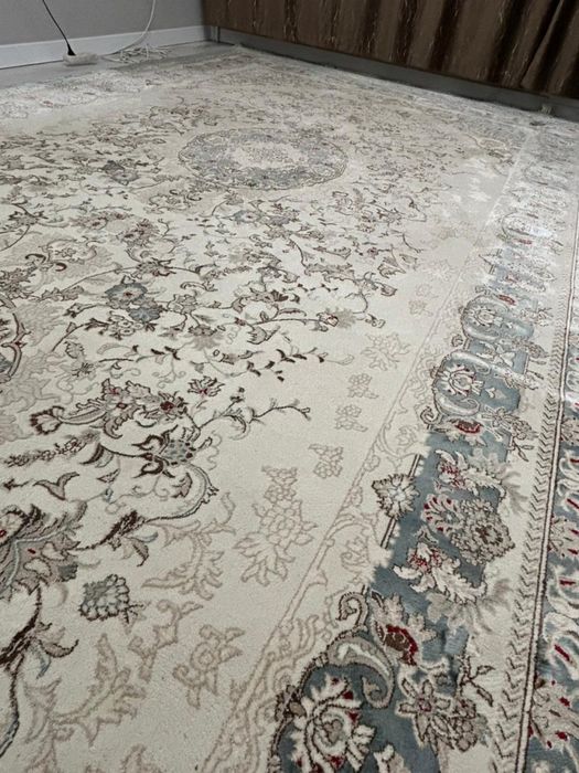 Продам 2 паласа почти новые по размеру не подходит