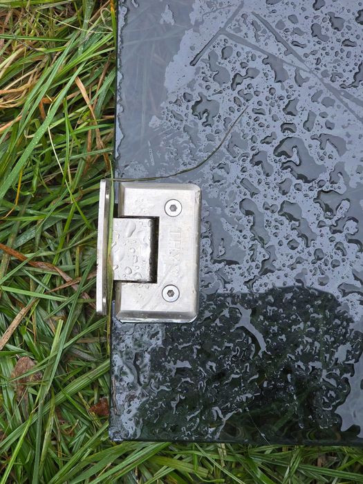 Usi din sticla masiva