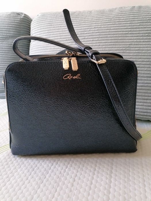 Дамска модерна чанта Axel.