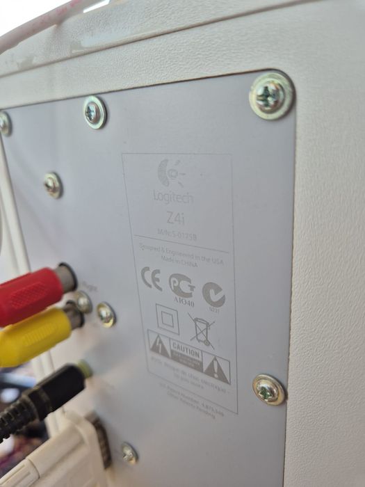 Boxe calculator PC Logitech 2.1 Z4i 40W RMS, albe