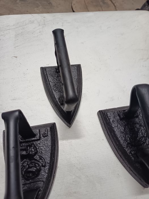 Fier de călcat vechi