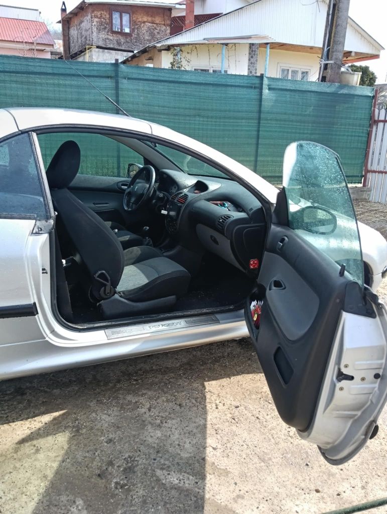 Vând sau schimb Peugeot