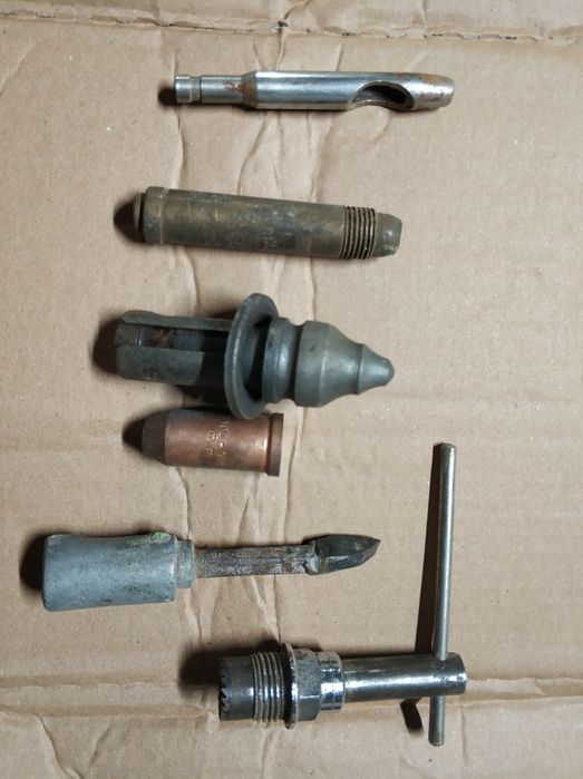 Части за струг от различни видове.