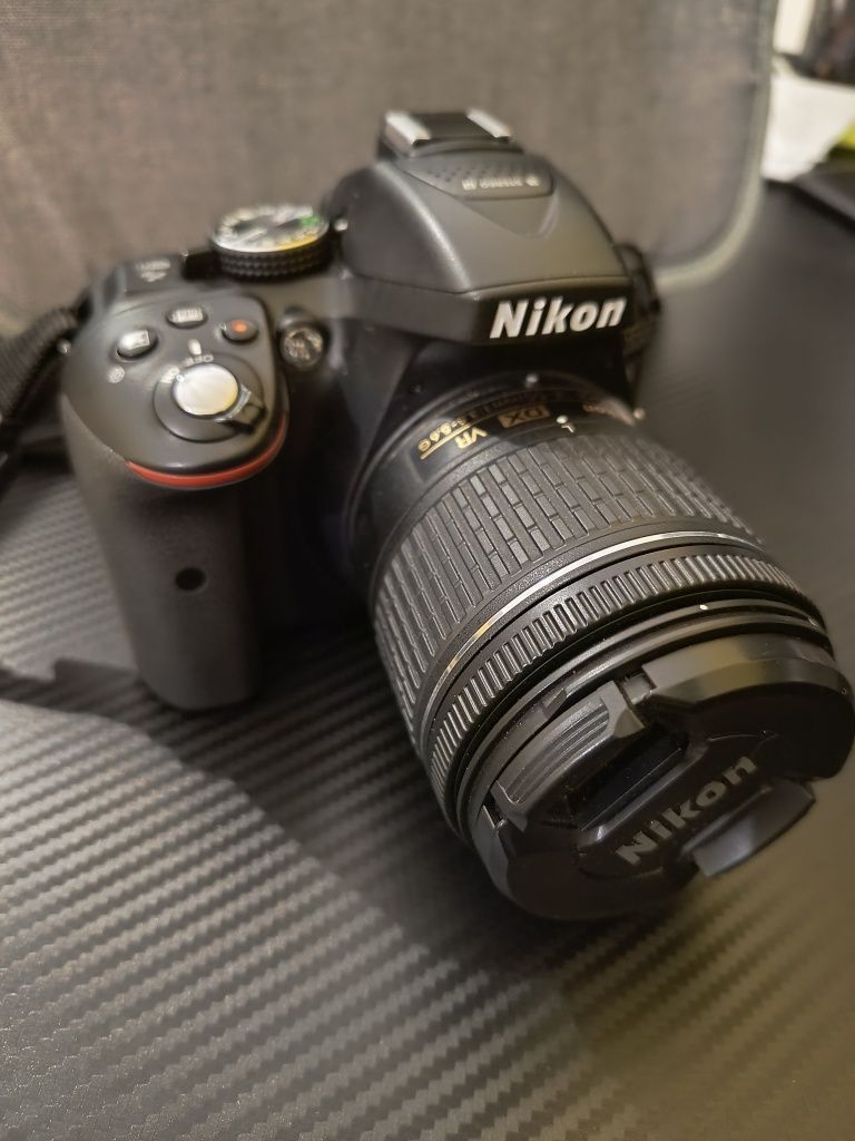 Vând aparat foto Nikon D5300