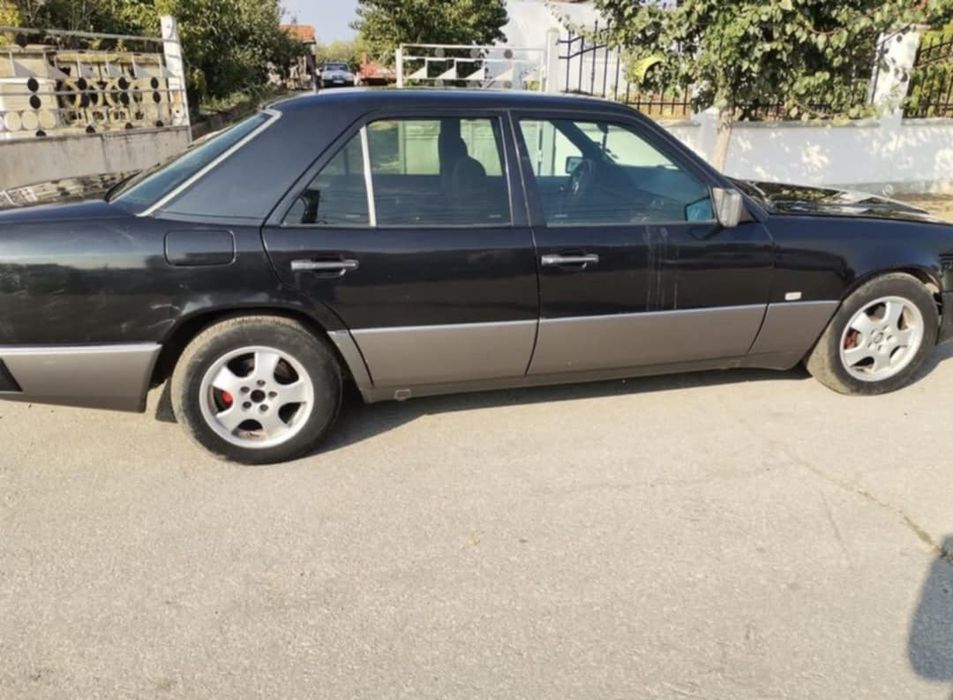 Продавам (крайна цена) Мерцедес 124-ка чист 2.5 чист дизел