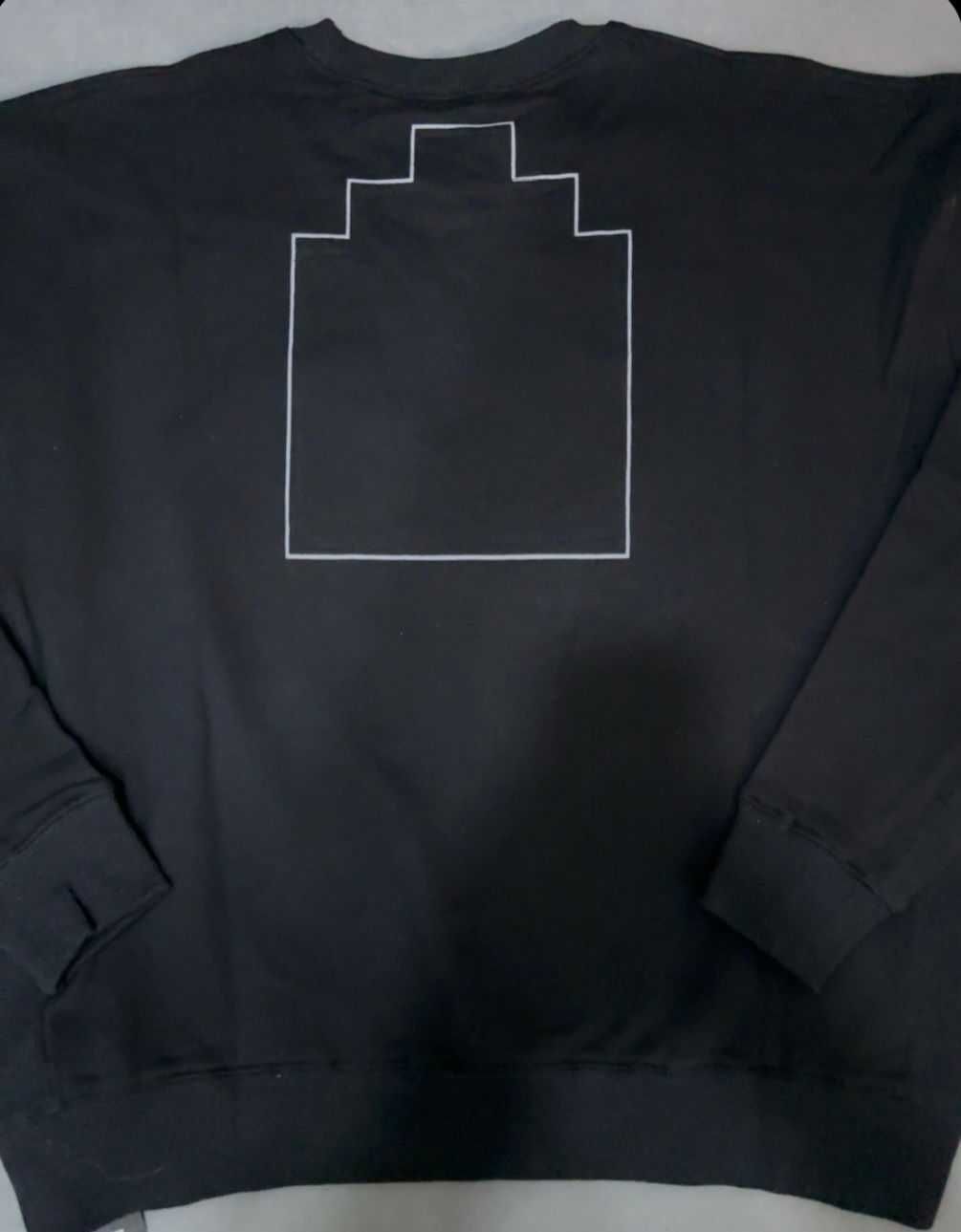 Cav Empt-размер M–L подойдёт парням и девушкам.
Новая,не ношеная.