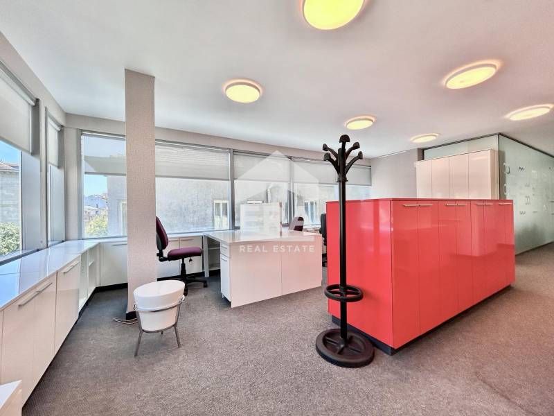 Дава се под наем Офис в София, Център - 135 кв.м за 3500 € - Снимка #5