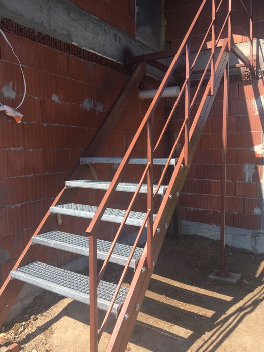 Метални врати за мазета