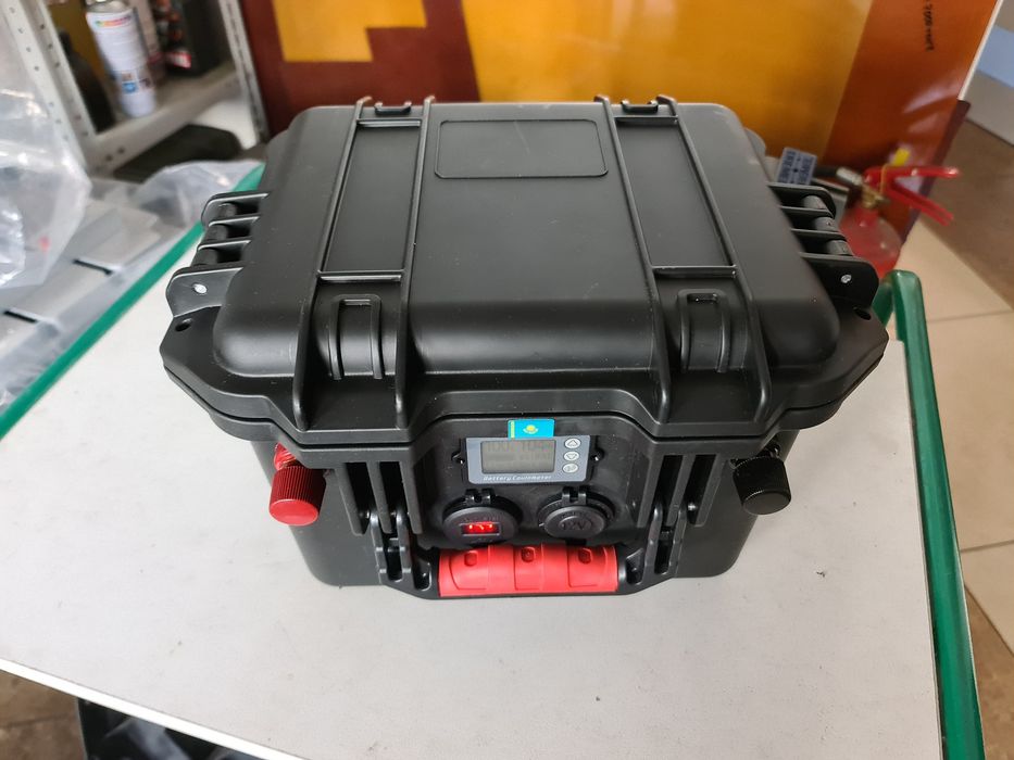 Лиферный тяговый аккумулятор