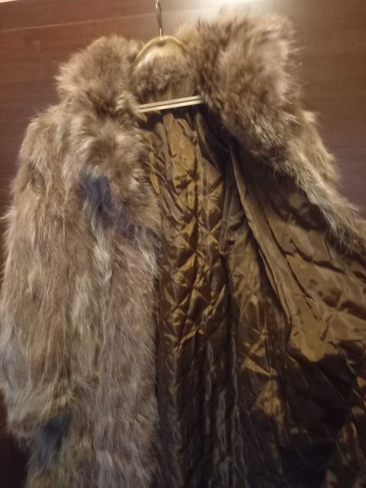 Дълго дамско кожено палто с естествен косъм от нутрия