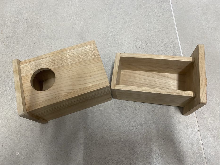 Монтесори кутия с топка и дупка