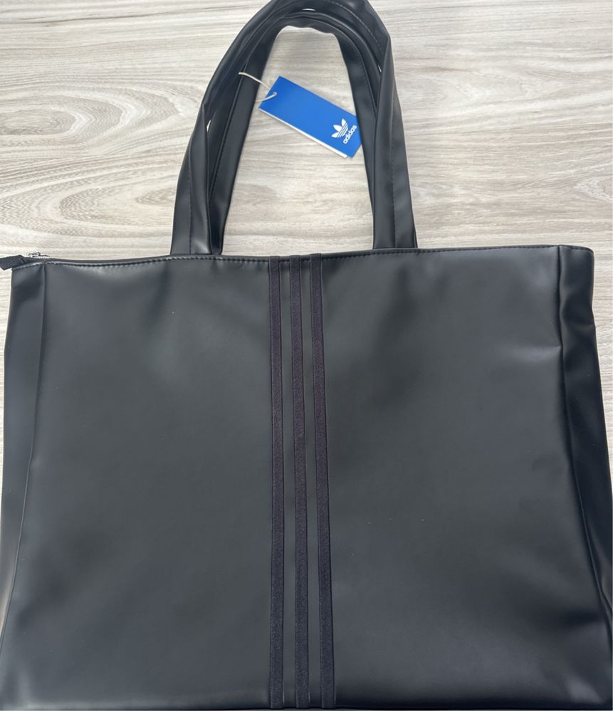 чанта adidas тип shopper