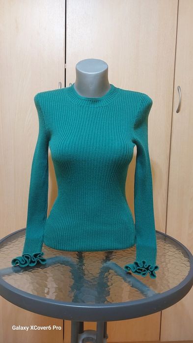 Пуловер  FABIENNE CHAPOT. 100% вълна. размер S.