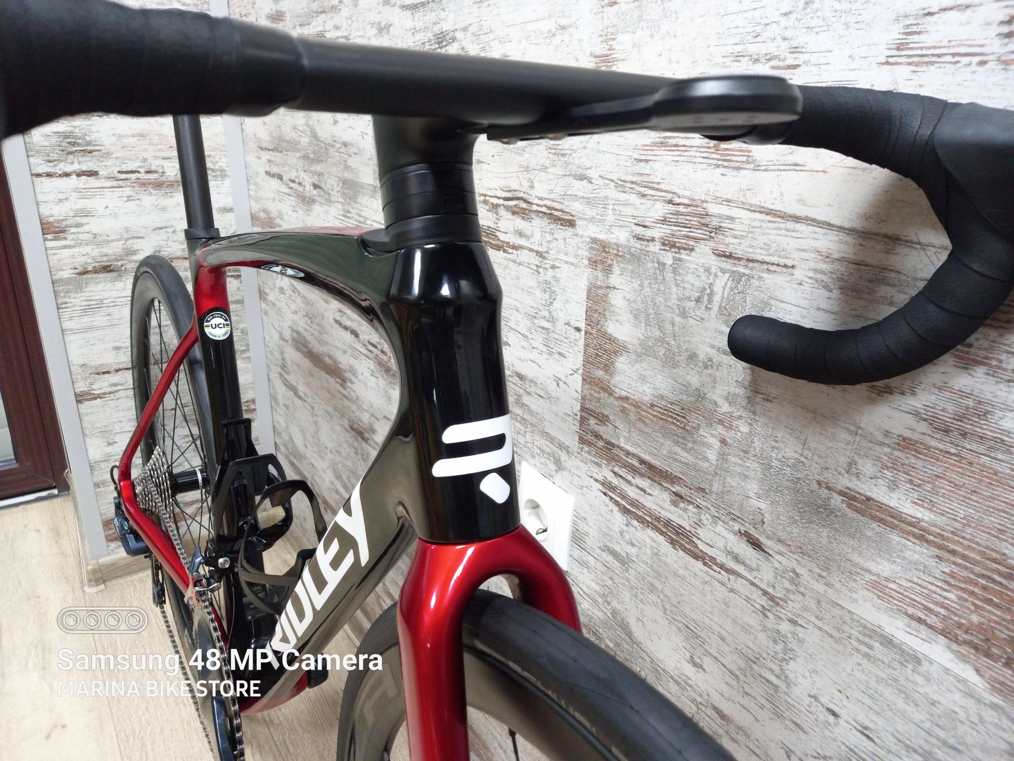 Карбонов шосеен велосипед Ridley Fenix SLiC Disc Ultegra Forza