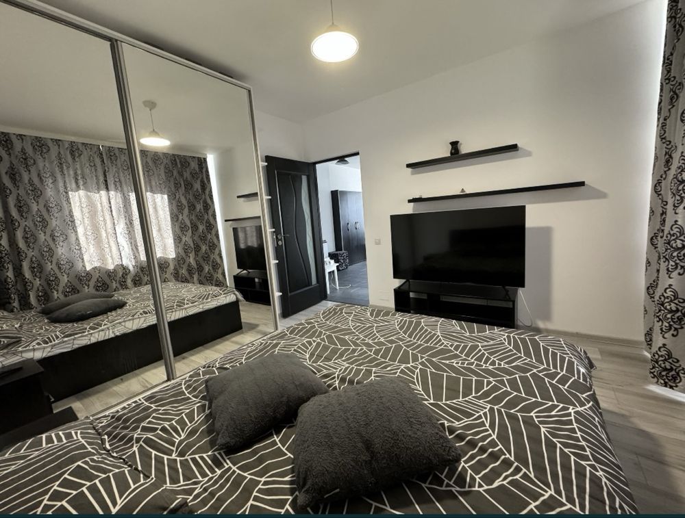 Inchiriez Apartament Delux Rrgim Hotelier.