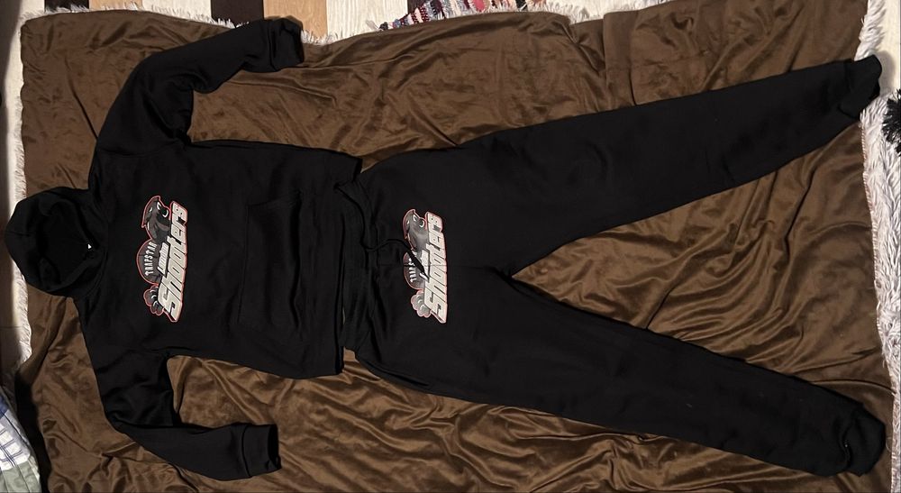 Denim tears  trap star icono pa the north face  blugi de firma  young