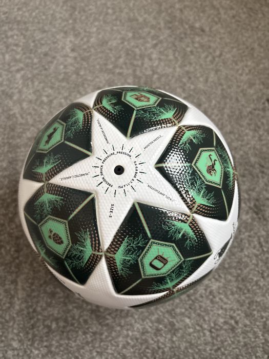 Minge de fotball addias editie limitata